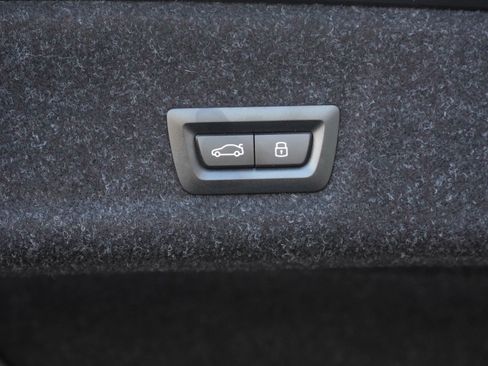 Used 2025 BMW 330i Sedan image 37