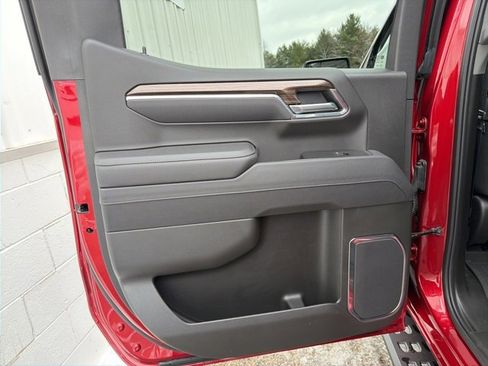 Used 2025 Chevrolet Silverado 1500 LT Trail Boss w/ Convenience Package II image 28