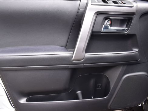 Used 2024 Toyota 4Runner SR5 Premium w/ Moonroof Package AWD/4WD image 17