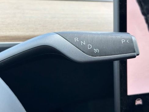 Used 2023 Tesla Model Y Performance AWD/4WD image 19