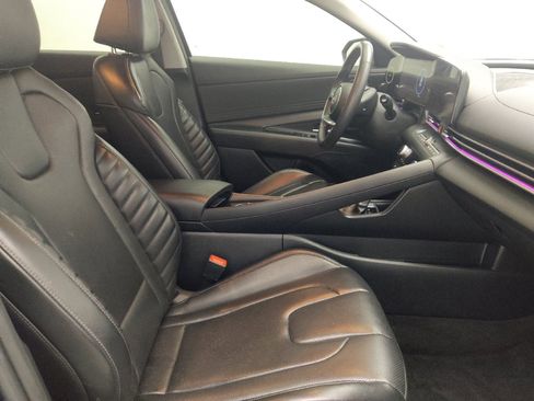 Used 2024 Hyundai Elantra Limited FWD image 21