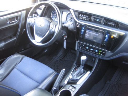 Used 2017 Toyota Corolla SE FWD image 30