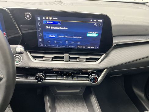 Certified 2025 Chevrolet Equinox LT image 17