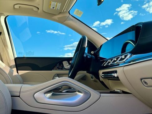 Certified 2022 Mercedes-Benz GLS 450 4MATIC image 15