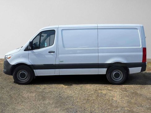 Used 2025 Mercedes-Benz Sprinter 2500 image 6