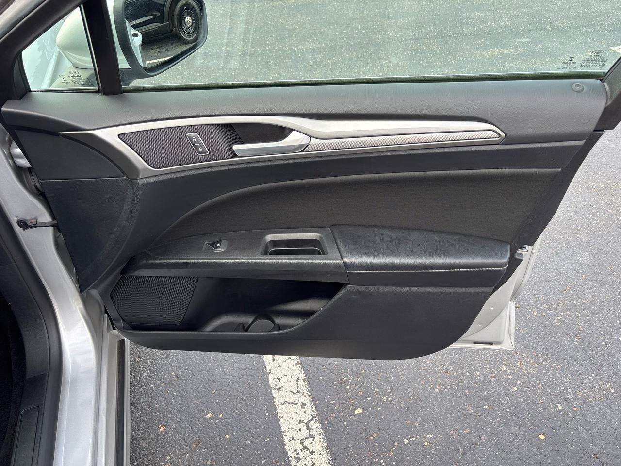 Used 2019 Ford Fusion SE FWD image 33