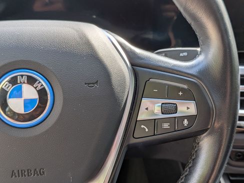 Used 2024 BMW i4 eDrive40 image 19