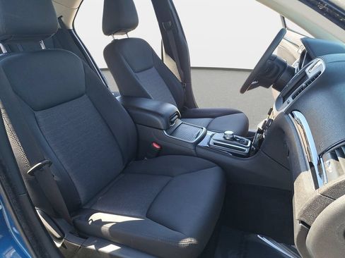 Certified 2023 Chrysler 300 Touring w/ Sport Appearance Package RWD image 10