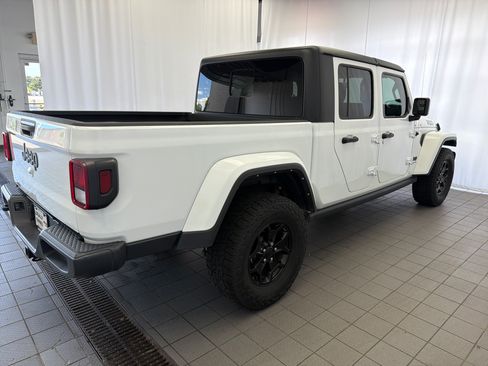 Used 2021 Jeep Gladiator Sport AWD/4WD image 4