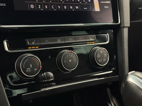 Used 2021 Volkswagen GTI SE image 22