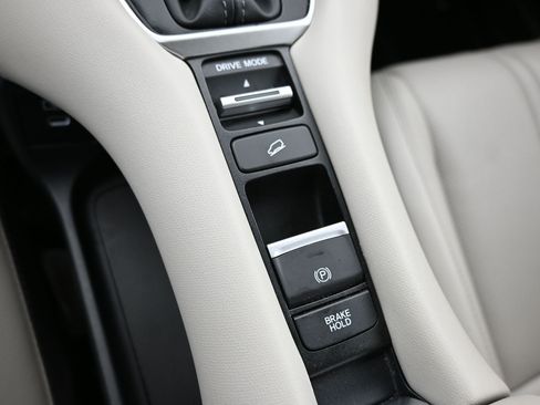Used 2024 Honda HR-V EX-L image 21