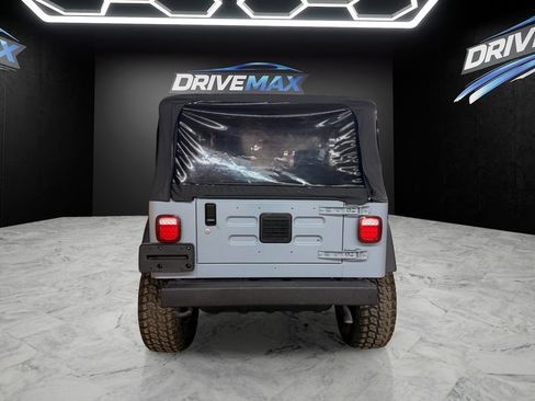 Used 2005 Jeep Wrangler Rubicon AWD/4WD image 6
