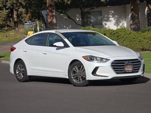 Used 2018 Hyundai Elantra SEL w/ Cargo Package image 2