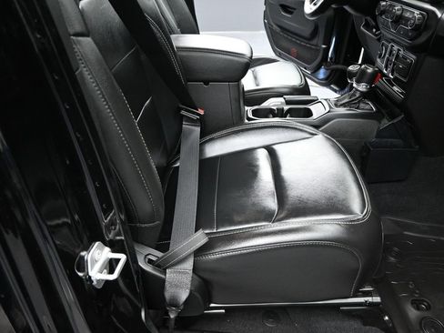 Used 2022 Jeep Gladiator Overland w/ Popular Equipment Package image 37