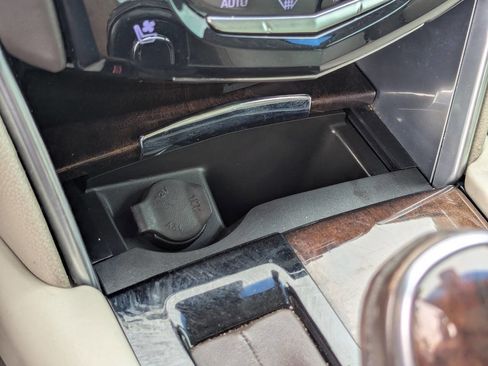 Used 2013 Cadillac XTS Platinum FWD image 32