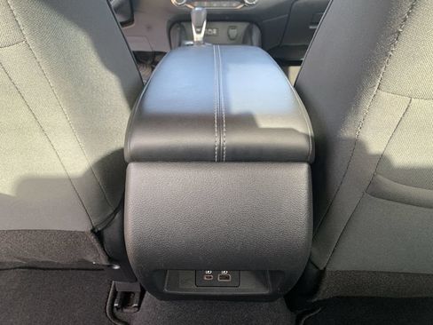 Used 2025 Nissan Altima 2.5 SV FWD image 19