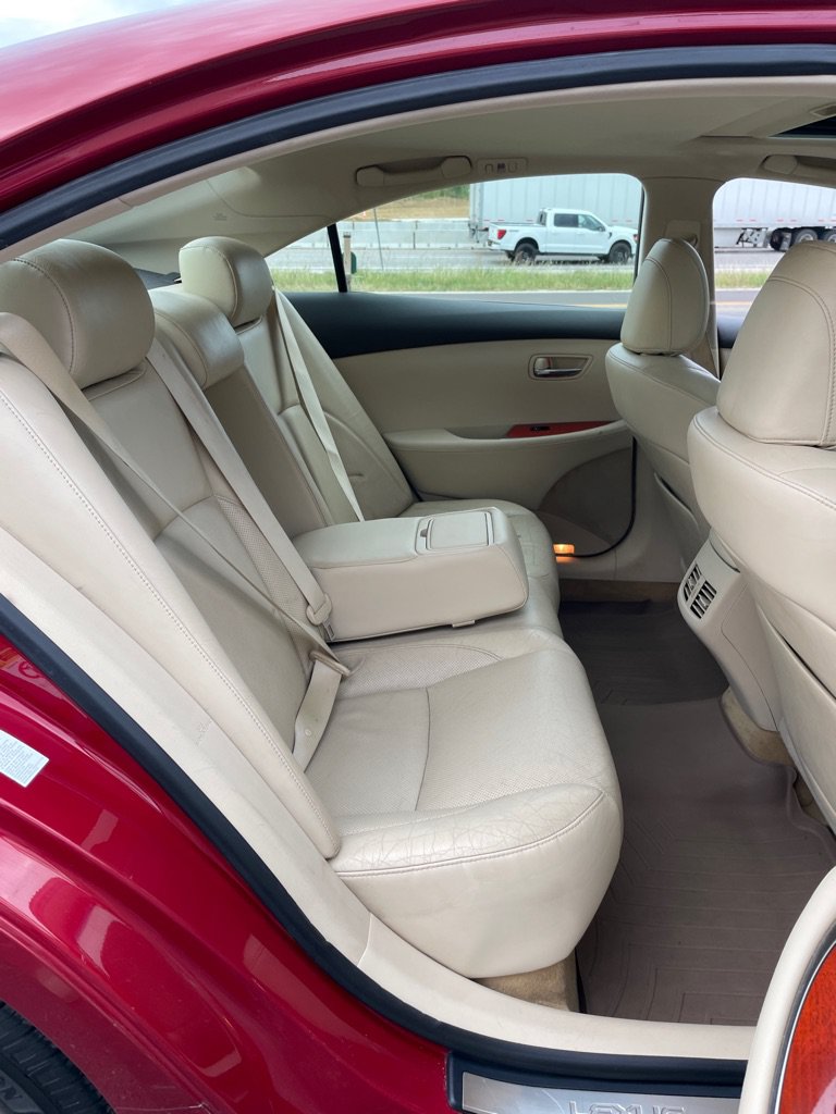 Used 2010 Lexus ES 350 w/ Preferred Accessory Package FWD image 21