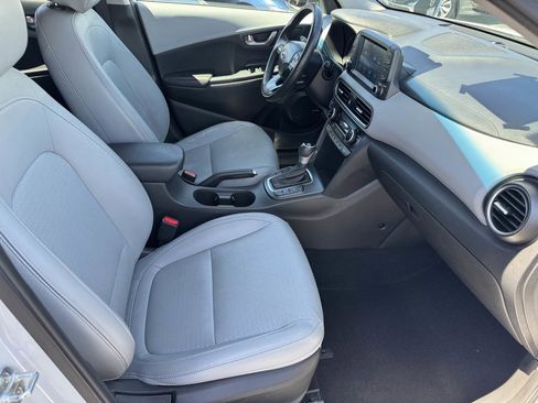 Used 2021 Hyundai Kona Limited w/ Cargo Package FWD image 16
