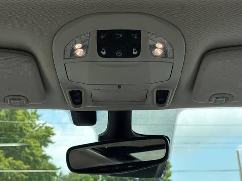 Used 2017 Chrysler Pacifica Limited FWD image 31