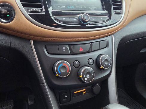 Used 2017 Chevrolet Trax LT w/ LT Convenience Package image 18