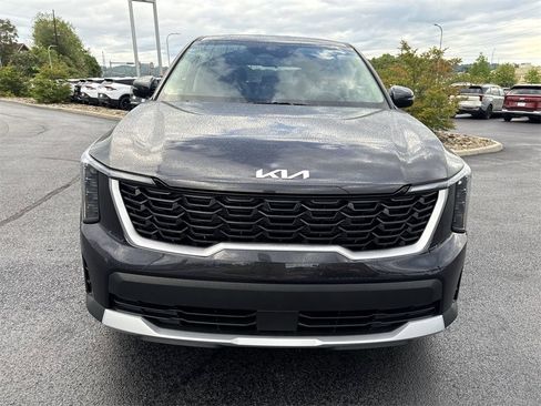 New 2025 Kia Sorento LX image 2
