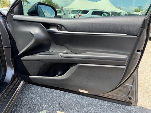 Used 2018 Toyota Camry SE FWD image 20