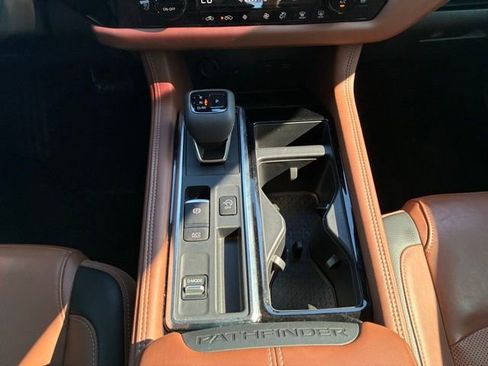 Used 2024 Nissan Pathfinder Platinum w/ Cargo Package image 14