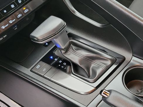 Certified 2025 Hyundai Elantra Sport image 13