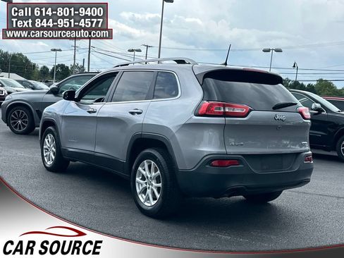 Used 2017 Jeep Cherokee Latitude w/ Comfort/Convenience Group AWD/4WD image 5