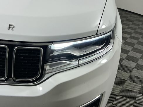 Used 2022 Jeep Wagoneer Series III w/ Flexible Seating Group image 11