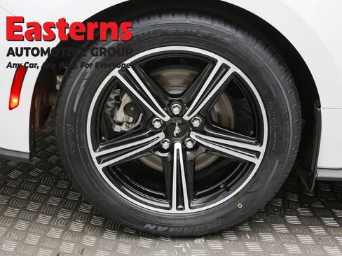 Used 2025 Ford Mustang Coupe RWD image 28