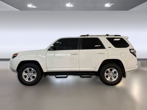 Used 2021 Toyota 4Runner SR5 AWD/4WD image 2