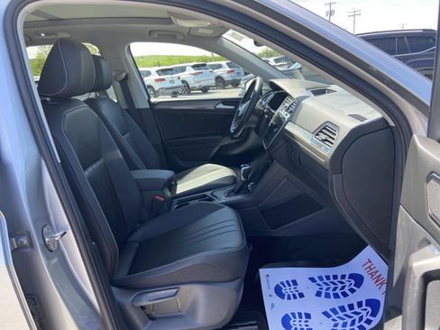 Used 2023 Volkswagen Tiguan SE w/ Panoramic Sunroof Package FWD image 20