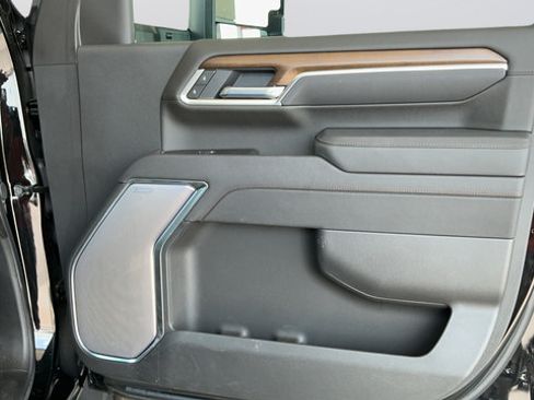 Used 2025 Chevrolet Silverado 2500 High Country w/ High Country Premium Package AWD/4WD image 23