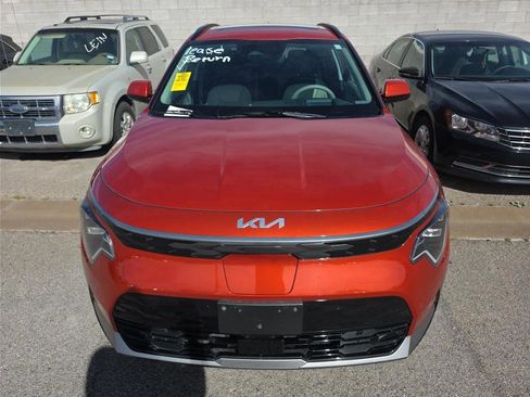 Used 2023 Kia Niro Wave image 2