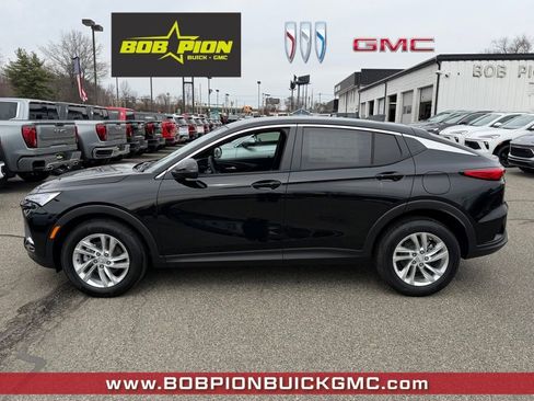 New 2026 Buick Envista Preferred FWD image 2