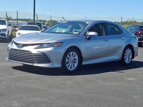 Used 2024 Toyota Camry LE FWD image 3