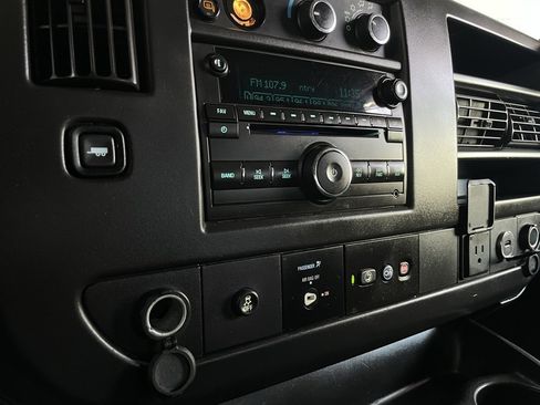 Used 2017 Chevrolet Express 3500 LT w/ LT Preferred Equipment Group image 30