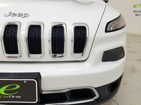 Used 2016 Jeep Cherokee Limited w/ Luxury Group FWD image 24