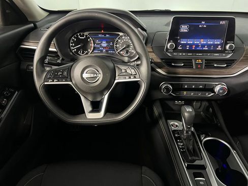 Used 2023 Nissan Altima 2.5 SV image 15