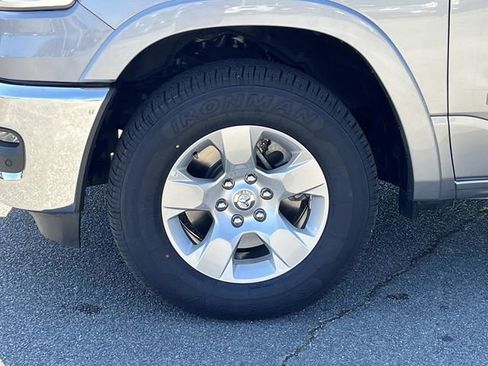Used 2025 RAM 1500 Big Horn AWD/4WD image 16