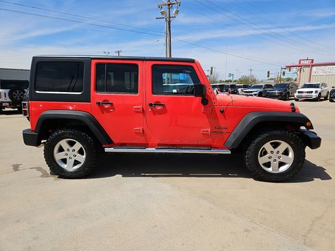 Used 2013 Jeep Wrangler Unlimited Sport image 5