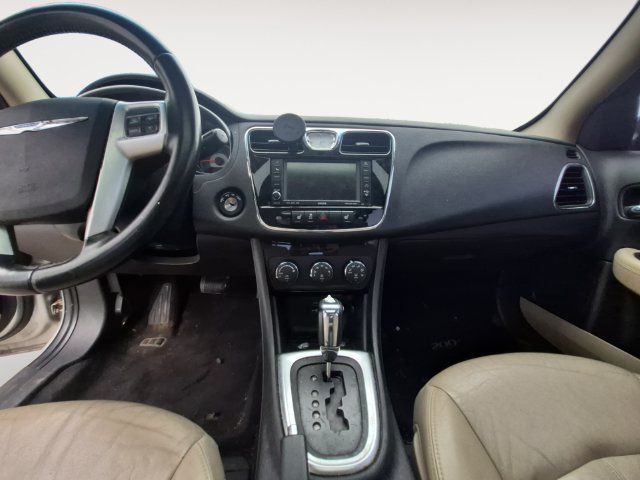 Used 2011 Chrysler 200 Limited FWD image 10