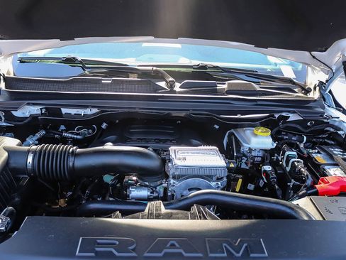 New 2026 RAM 1500 Laramie AWD/4WD image 14