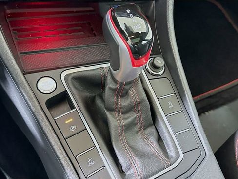 Used 2025 Volkswagen Jetta GLI Autobahn image 17