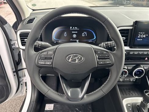 New 2025 Hyundai Venue Limited image 16
