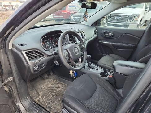 Used 2020 Jeep Cherokee Latitude image 13