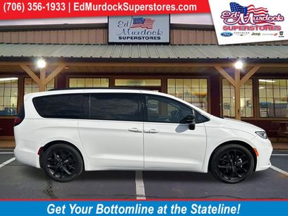 Used 2024 Chrysler Pacifica Touring-L w/ S Appearance Package