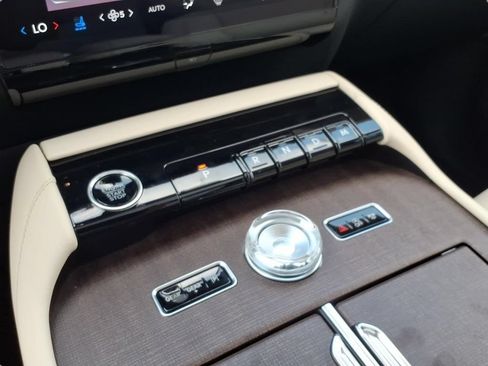 New 2027 Lincoln Navigator Reserve w/ Jet Appearance Package AWD/4WD image 25