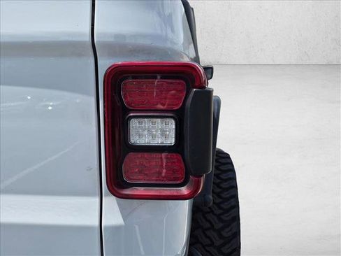 Used 2021 Jeep Gladiator Rubicon AWD/4WD image 22